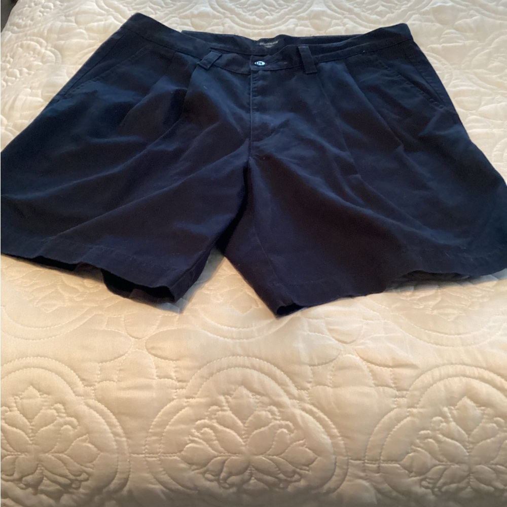 Dockers pleated front black 100% casual shorts, size 36, NWT,